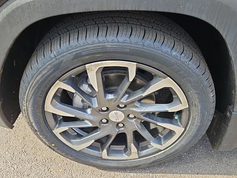 Used 2022 GMC Terrain SLT w/ Infotainment Package II image 10