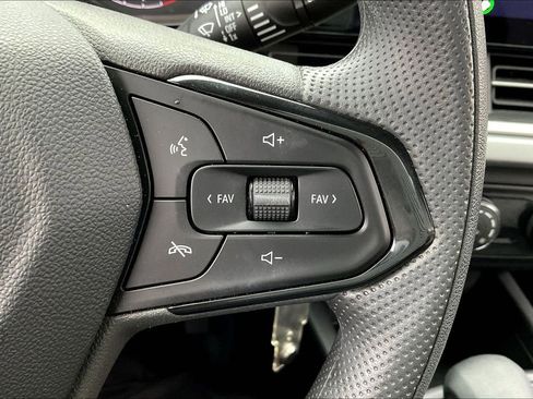 Used 2025 Chevrolet Trax LS FWD image 14