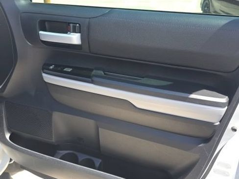 Used 2019 Toyota Tundra SR5 AWD/4WD image 29