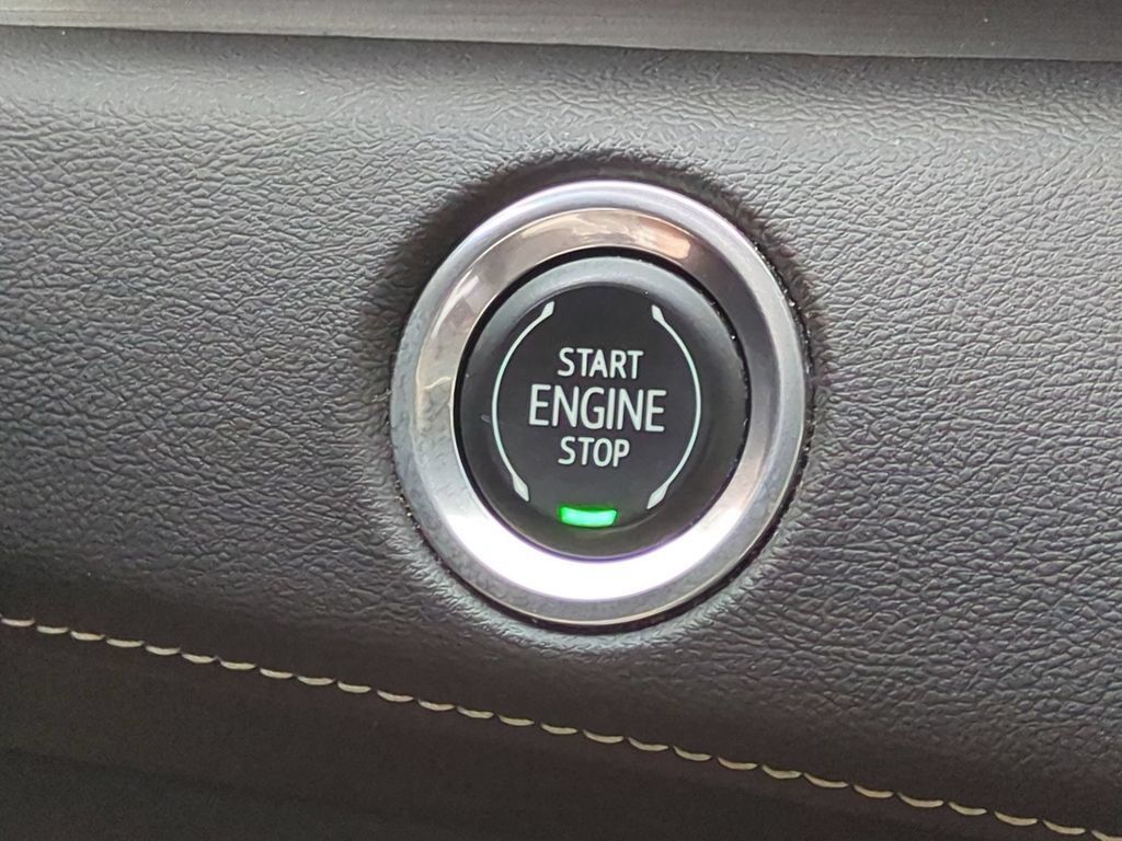 Used 2022 Cadillac Escalade ESV Premium Luxury AWD/4WD image 36
