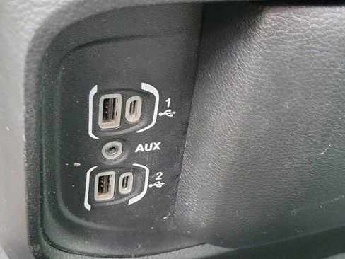 Used 2019 RAM 1500 Laramie w/ Off Road Group image 27