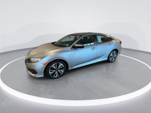 Used 2017 Honda Civic EX-T image 3