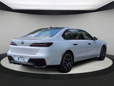 Used 2026 BMW i7 xDrive60 w/ Executive Package AWD/4WD image 8
