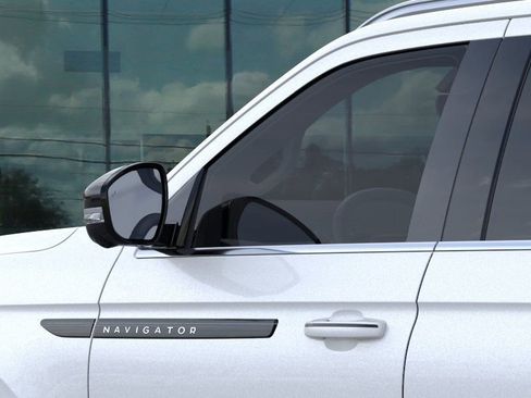 New 2025 Lincoln Navigator Black Label image 20