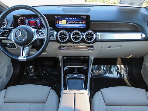 Certified 2025 Mercedes-Benz GLB 250 4MATIC image 12