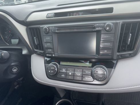 Used 2015 Toyota RAV4 XLE image 10