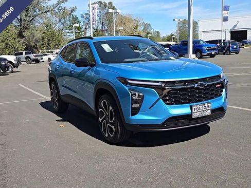 New 2026 Chevrolet Trax RS w/ Sunroof Package image 3