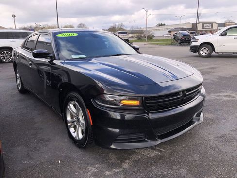 Used 2019 Dodge Charger SXT image 7
