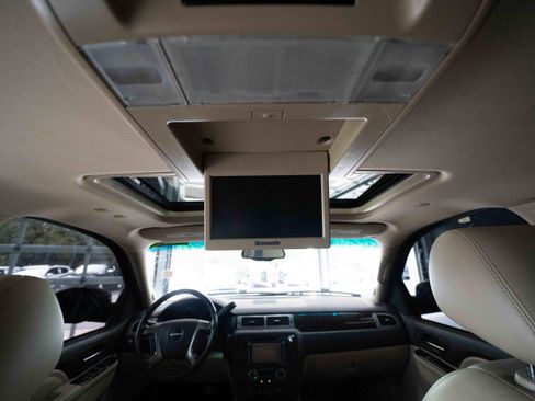 Used 2013 GMC Yukon XL Denali AWD/4WD image 23
