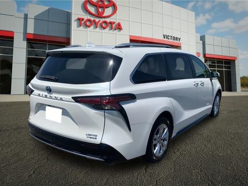 Used 2021 Toyota Sienna Limited AWD/4WD image 3