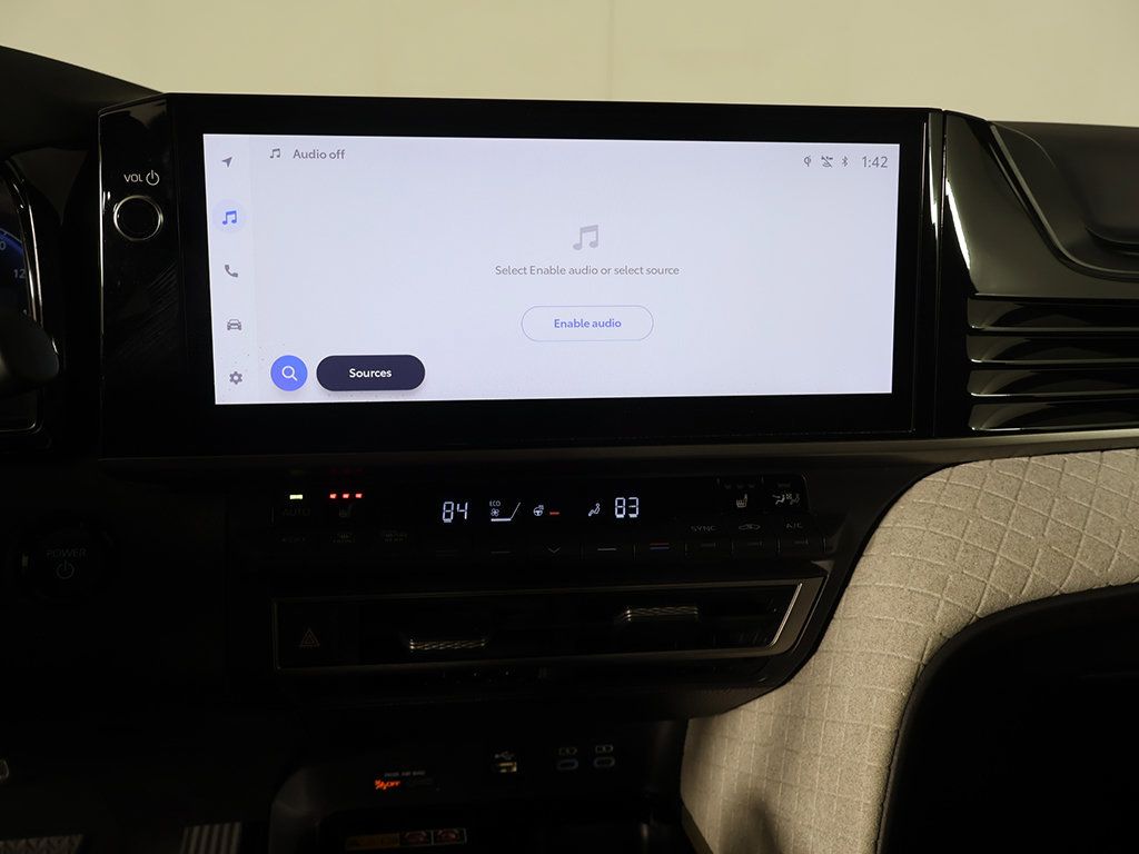 Used 2025 Toyota Camry XLE FWD image 39