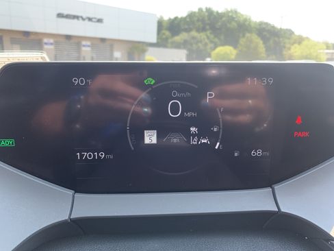 Used 2024 Toyota Prius Limited FWD image 21