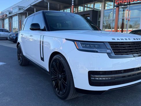 Used 2025 Land Rover Range Rover SE image 15