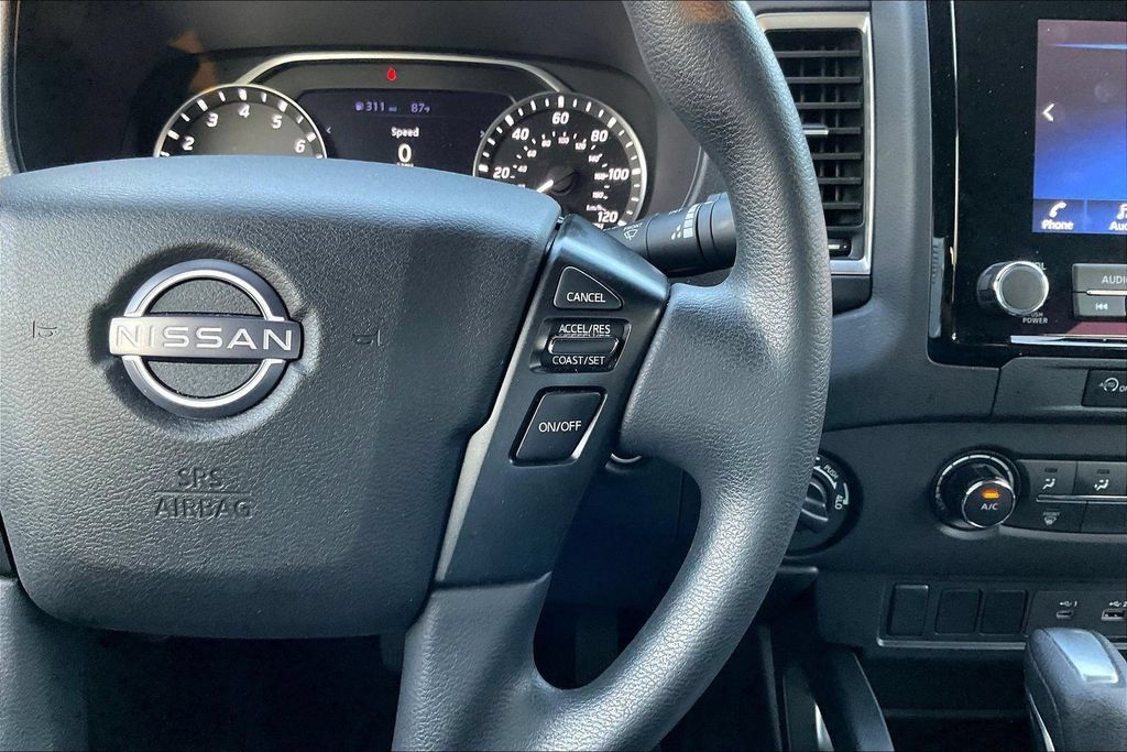 Used 2023 Nissan Frontier SV AWD/4WD image 11