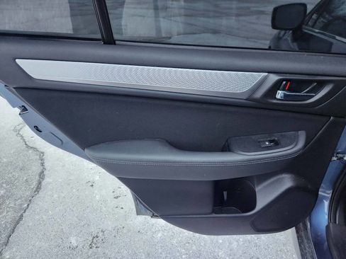Used 2016 Subaru Outback 2.5i Premium image 11