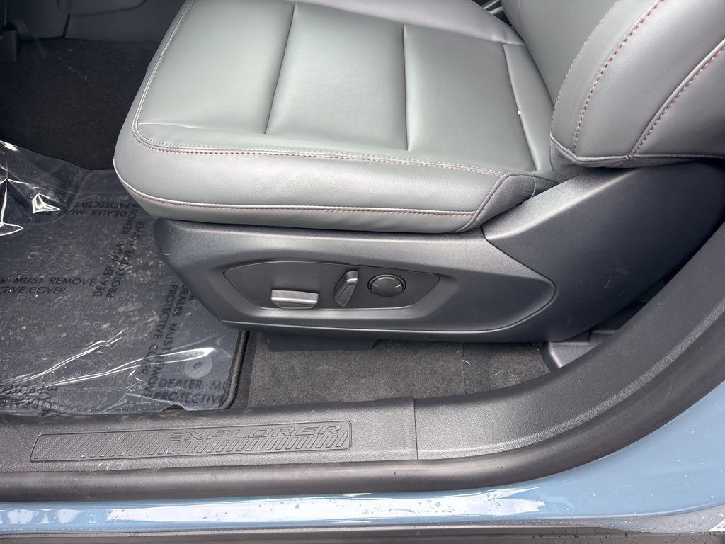 New 2026 Ford Explorer Active w/ Active Comfort Package RWD image 20