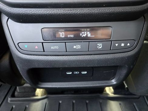 Used 2025 Honda Pilot EX-L image 15