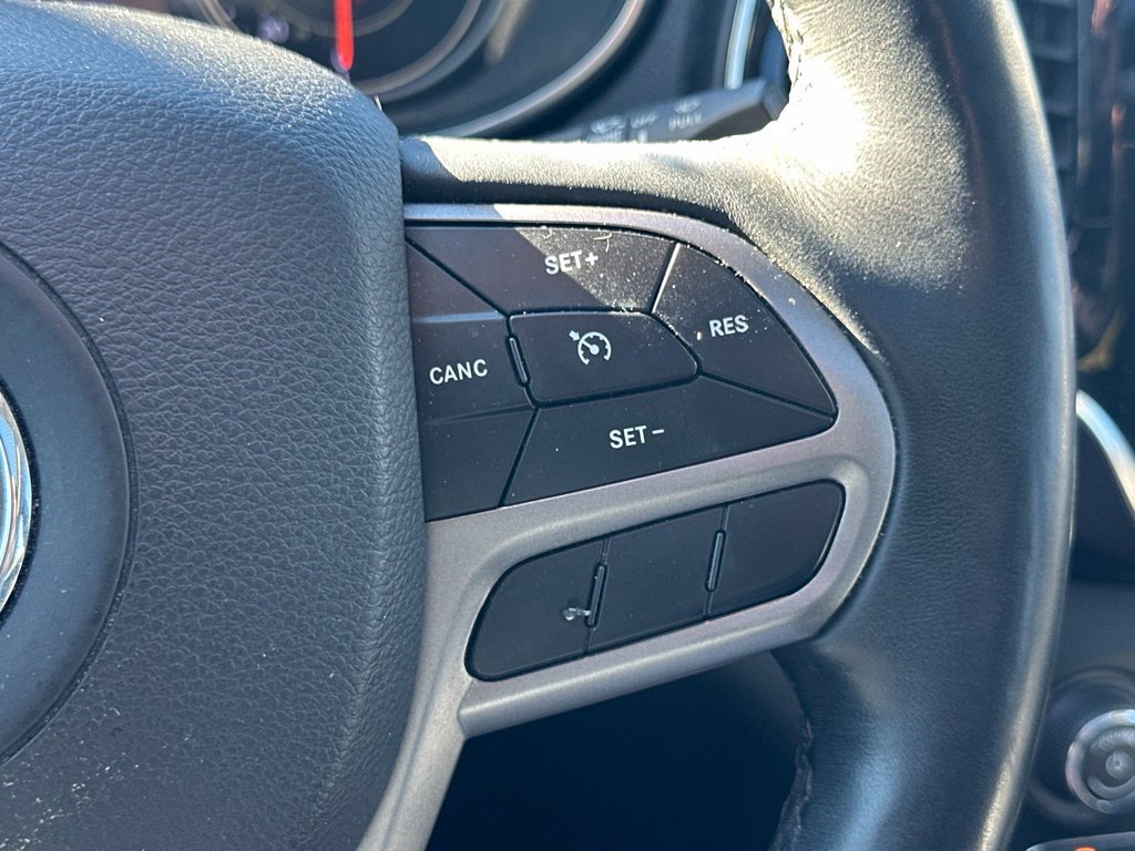 Used 2019 Jeep Cherokee Limited AWD/4WD image 21