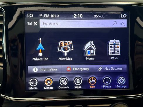 Used 2020 Jeep Grand Cherokee Altitude AWD/4WD image 16