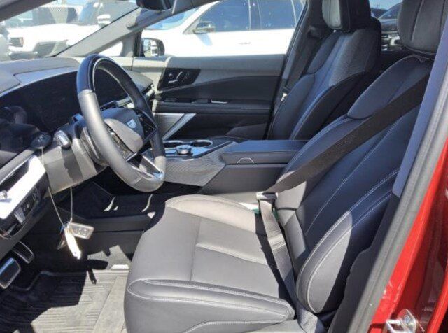 Used 2025 Cadillac Optiq Luxury 1 AWD/4WD image 7