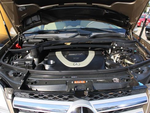 Used 2012 Mercedes-Benz GL 450 4MATIC image 19