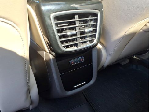 Used 2022 Lincoln Nautilus Reserve w/ Luxury Package image 13