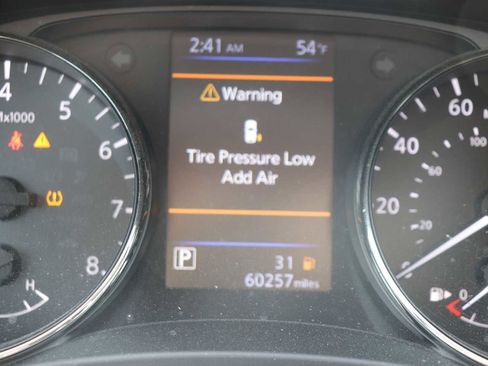 Used 2022 Nissan Rogue Sport S image 11