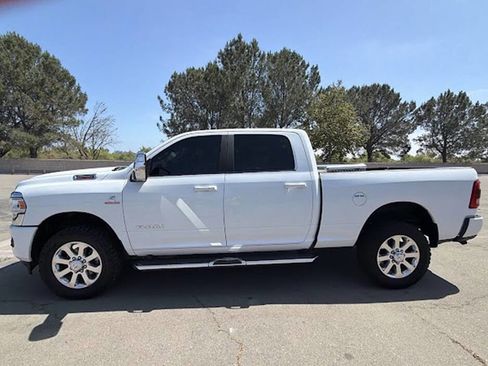 Used 2023 RAM 2500 Laramie AWD/4WD image 2