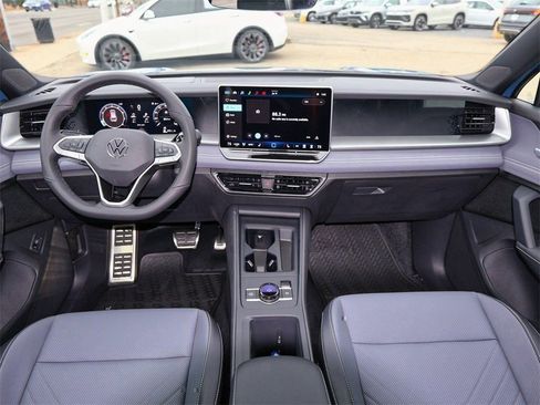 New 2026 Volkswagen Tiguan SE R-Line AWD/4WD image 17