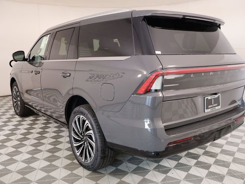 New 2026 Lincoln Navigator Black Label AWD/4WD image 25