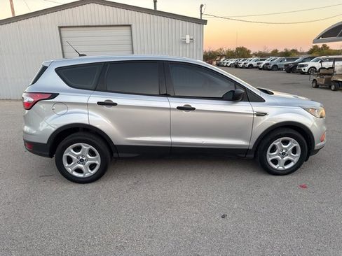 Used 2018 Ford Escape S image 9