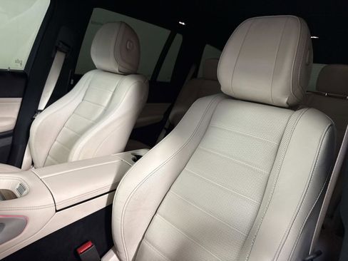 Used 2024 Mercedes-Benz GLS 450 4MATIC image 21