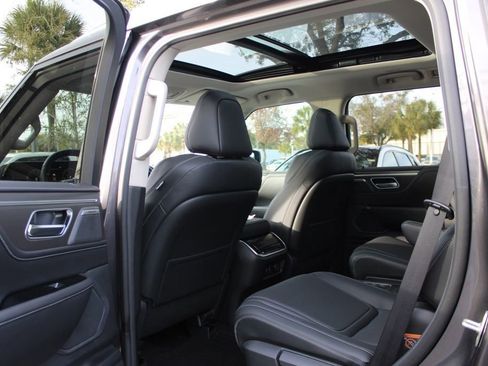 Certified 2025 INFINITI QX80 Pure image 29