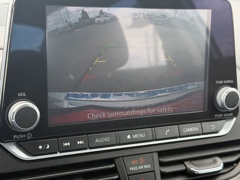 Used 2023 Nissan Altima 2.5 SV image 16