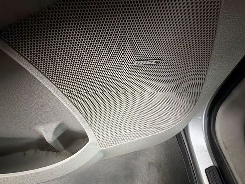 Used 2011 Buick Enclave CXL image 22