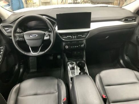 Certified 2025 Ford Escape Platinum image 9