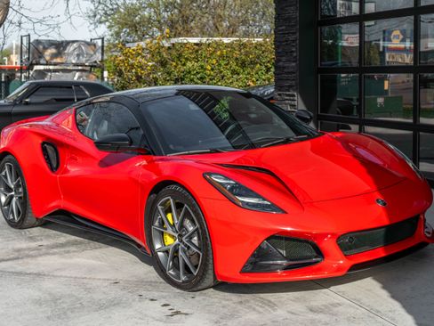 Used 2025 Lotus Emira RWD image 15