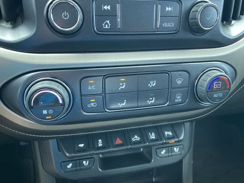 Used 2020 GMC Canyon Denali image 17