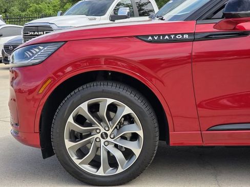 Used 2025 Lincoln Aviator AWD w/ Jet Appearance Package image 6