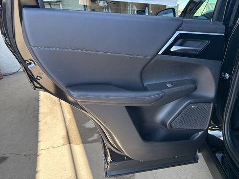 New 2026 Mitsubishi Outlander LE image 29