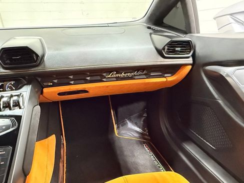 Used 2017 Lamborghini Huracan LP 580-2 RWD image 41
