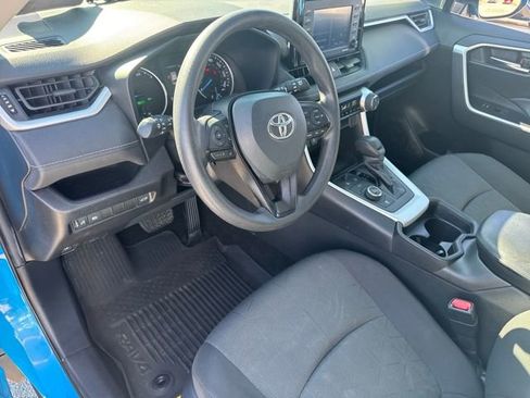 Used 2021 Toyota RAV4 XLE image 19