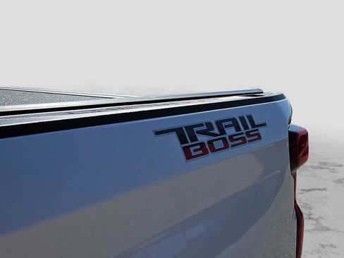 Used 2024 Chevrolet Silverado 1500 LT Trail Boss w/ Convenience Package II AWD/4WD image 11