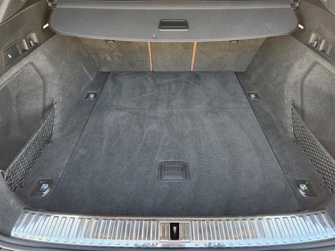 Used 2022 Audi e-tron Premium Plus w/ Premium Plus Package image 23