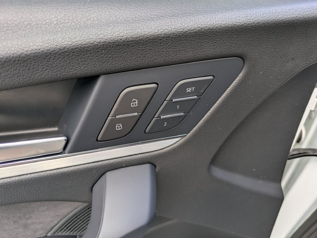 Used 2024 Audi Q5 e Premium Plus w/ Premium Plus Package AWD/4WD image 25
