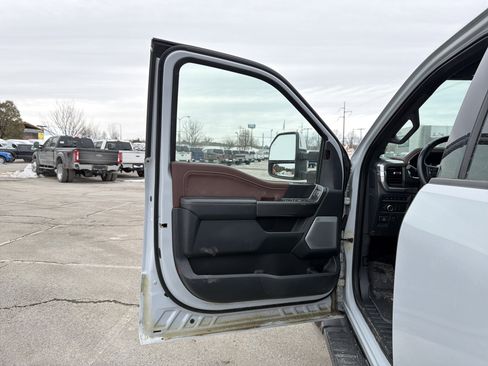 Used 2022 Ford F150 Lariat w/ Equipment Group 502A High image 11