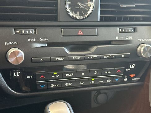 Used 2018 Lexus RX 350 AWD w/ Premium Package image 26