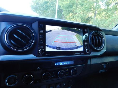 Used 2023 Toyota Tacoma TRD Sport AWD/4WD image 10