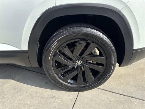 Certified 2021 Volkswagen Atlas Cross Sport SE w/ Panoramic Sunroof Package image 7