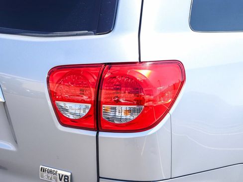 Used 2016 Toyota Sequoia Limited w/ Safety & Convenience Package AWD/4WD image 8